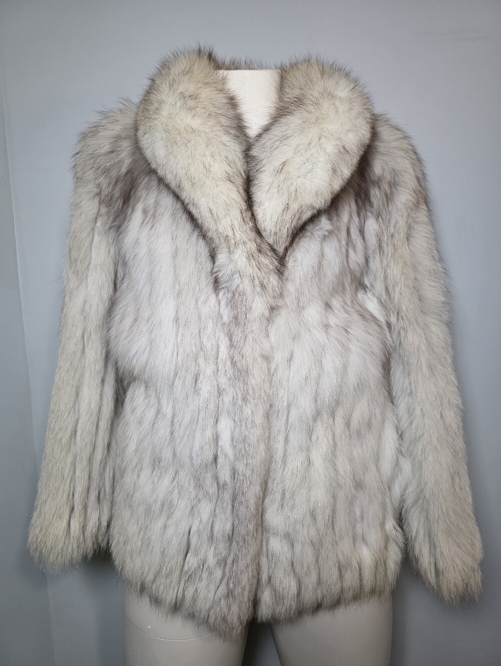 Vintage Saga Fox Real Natural Blue Fox Fur Coat